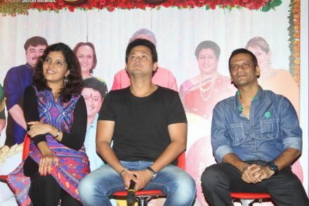 ‘कोणी ठरवून प्रेमात नाही पडत, ते सहज घडते’ ‘कोणी ठरवून प्रेमात नाही पडत, ते सहज घडते’