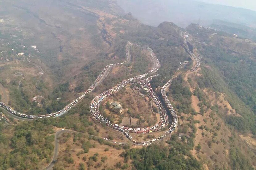 accident, Mishap, mumbai pune expressway, Loksatta, Loksatta news, Marathi , Marathi news accident, Mishap, mumbai pune expressway, Loksatta, Loksatta news, Marathi , Marathi news
