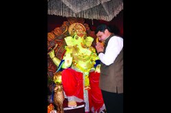 मुख्यमंत्र्यांची मंडळांना भेट