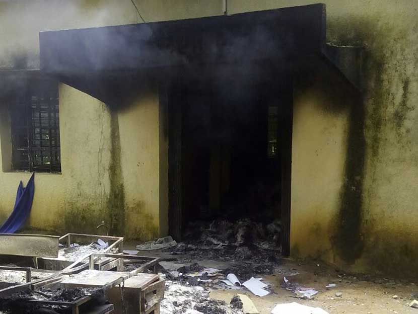 рдЧрдбрдЪрд┐рд░реЛрд▓реАрдд рдирдХреНрд╖рд▓реНрдпрд╛рдВрдХрдбреВрди рд╡рди рд╡рд┐рднрд╛рдЧрд╛рдЪреНрдпрд╛ рдХрд╛рд░реНрдпрд╛рд▓рдпрд╛рдЪреА рдЬрд╛рд│рдкреЛрд│ рдЧрдбрдЪрд┐рд░реЛрд▓реАрдд рдирдХреНрд╖рд▓реНрдпрд╛рдВрдХрдбреВрди рд╡рди рд╡рд┐рднрд╛рдЧрд╛рдЪреНрдпрд╛ рдХрд╛рд░реНрдпрд╛рд▓рдпрд╛рдЪреА рдЬрд╛рд│рдкреЛрд│