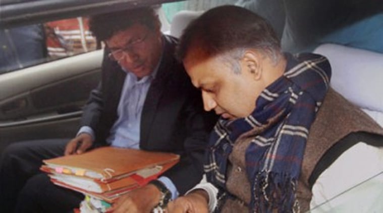 दिल्ली पोलीस ‘डॉन’च्या शोधात, सोमनाथ भारतींच्या खटल्याला नाट्यमय वळण दिल्ली पोलीस ‘डॉन’च्या शोधात, सोमनाथ भारतींच्या खटल्याला नाट्यमय वळण