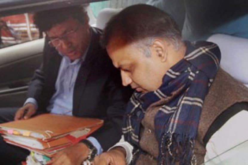 पत्नीच्या छळवणूक प्रकरणी सोमनाथ भारती यांना अटक