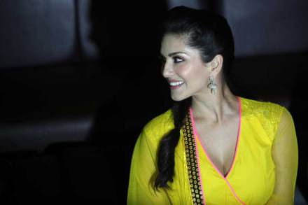 Sunny Leone, Khali, fangirl, WWE, world heavyweight champion