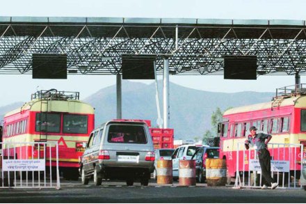 बेमुदत संप, सणांच्या पार्श्वभूमीवर समूह, मिरवणुकांवर बंदी