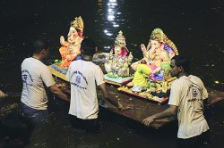 लाडक्या बाप्पाला निरोप