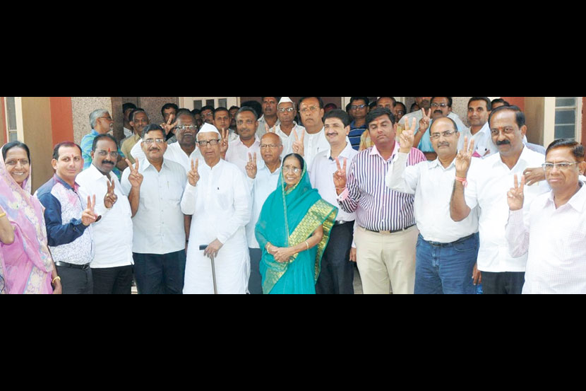 १६ जागांसह ‘जनसेवा’चे वर्चस्व अबाधित १६ जागांसह ‘जनसेवा’चे वर्चस्व अबाधित