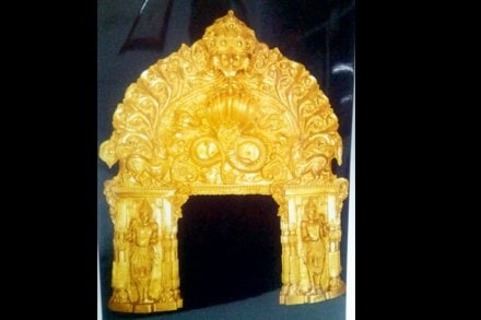 महालक्ष्मीची प्रभावळ सुवर्ण वलयांकित महालक्ष्मीची प्रभावळ सुवर्ण वलयांकित