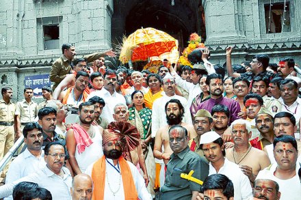 ‘आई राजा उदो-उदो’च्या घोषाने तुळजापूर दुमदुमले