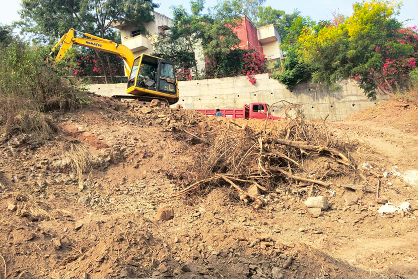 कोथरूड येथील टेकडीफोड नागरिकांच्या विरोधामुळे थांबली