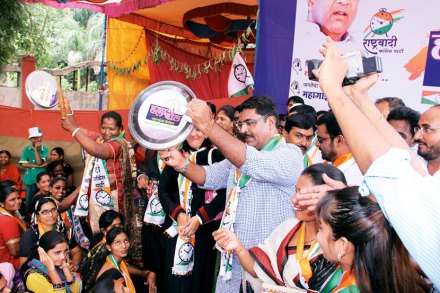 बीडमध्ये सरकारच्या विरोधात राष्ट्रवादीचा थाळीनाद