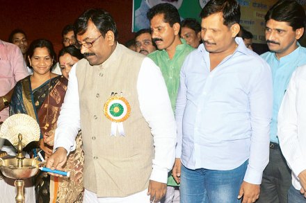 निगडीत भाजपच्या महिला मेळाव्याचे उद्घाटन राज्याचे अर्थमंत्री सुधीर मुनगंटीवार यांच्या हस्ते करण्यात आले.