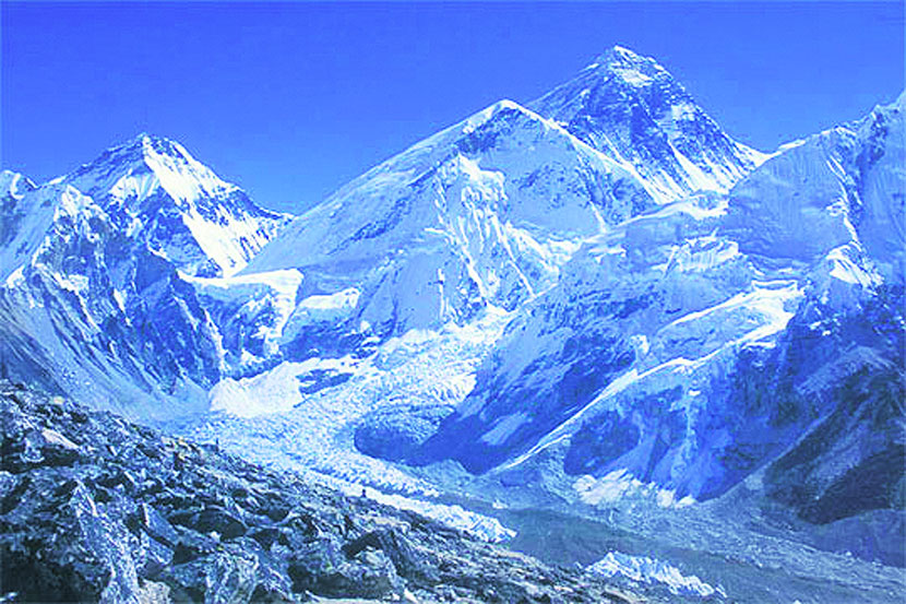 ‘एव्हरेस्ट बेस कॅम्प - चो ला पास-गोकयो ’ हा जगातील सर्व भटक्यांचे स्वप्न असलेला ट्रेक. ‘एव्हरेस्ट बेस कॅम्प - चो ला पास-गोकयो ’ हा जगातील सर्व भटक्यांचे स्वप्न असलेला ट्रेक.