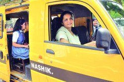 विद्यार्थी वाहतुकीत महिलांचेही पाऊल