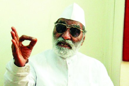 भाऊ (जांबुवंतराव धोटे) खासदार होते. त्यांनी इंदिरा गांधी यांचे राजकारण आणि त्यांच्या कामाचा आवाका बघितला होता. 