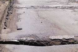 खोपटा पुलाला भगदाड