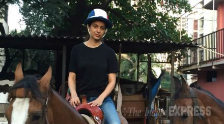 'रंगून'साठी कंगना सध्या घोडेस्वारीचे प्रशिक्षण घेतेयं. 'रंगून'साठी कंगना सध्या घोडेस्वारीचे प्रशिक्षण घेतेयं.
