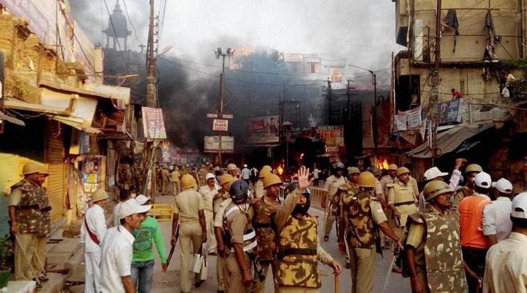 मैनपुरी येथे गाईची हत्या केल्याच्या आरोपावरून दोघांना हिंसक जमावाने बेदम मारहाण केल्याची घटना समोर आली आहे. मैनपुरी येथे गाईची हत्या केल्याच्या आरोपावरून दोघांना हिंसक जमावाने बेदम मारहाण केल्याची घटना समोर आली आहे.