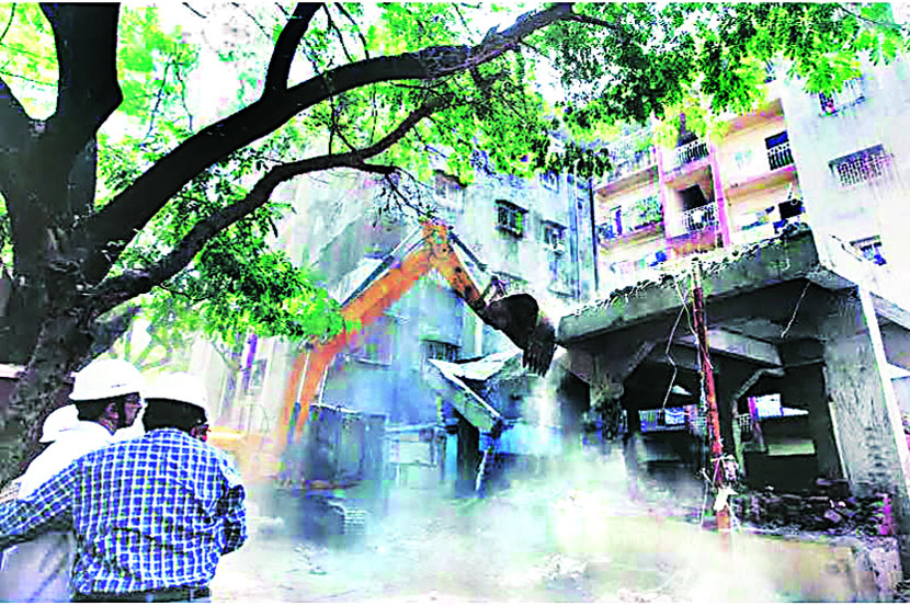बेकायदा बांधकामांचे नियमन न्यायालयाच्या परवानगीनेच!
