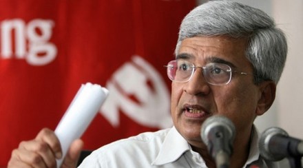 देशातील कट्टर शक्तींना केंद्र सरकारचा आश्रय- प्रकाश करात देशातील कट्टर शक्तींना केंद्र सरकारचा आश्रय- प्रकाश करात