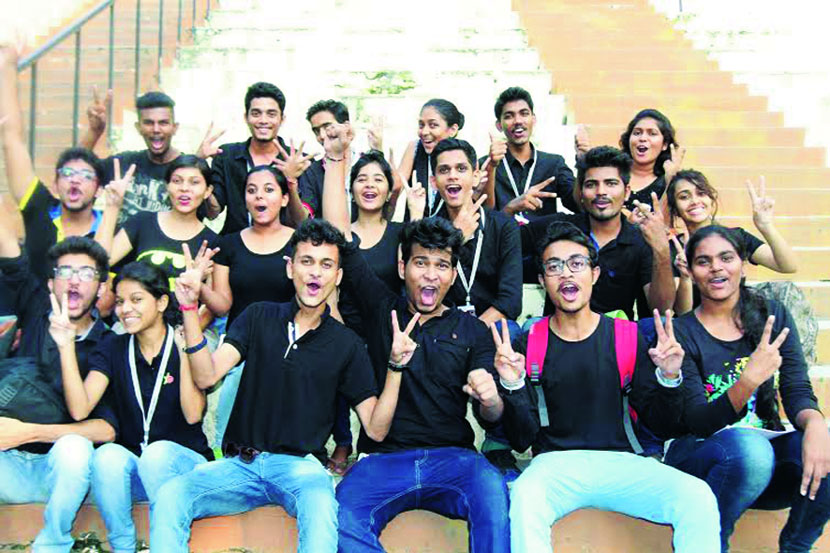 तरुणाईच्या जाणिवांचे बहुरंगी दर्शन
