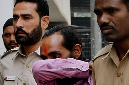 बलात्कारप्रकरणी दिल्ली न्यायालयाने मंगळवारी उबर कंपनीचा टॅक्सीचालक शिवकुमार यादव याला दोषी ठरवले.