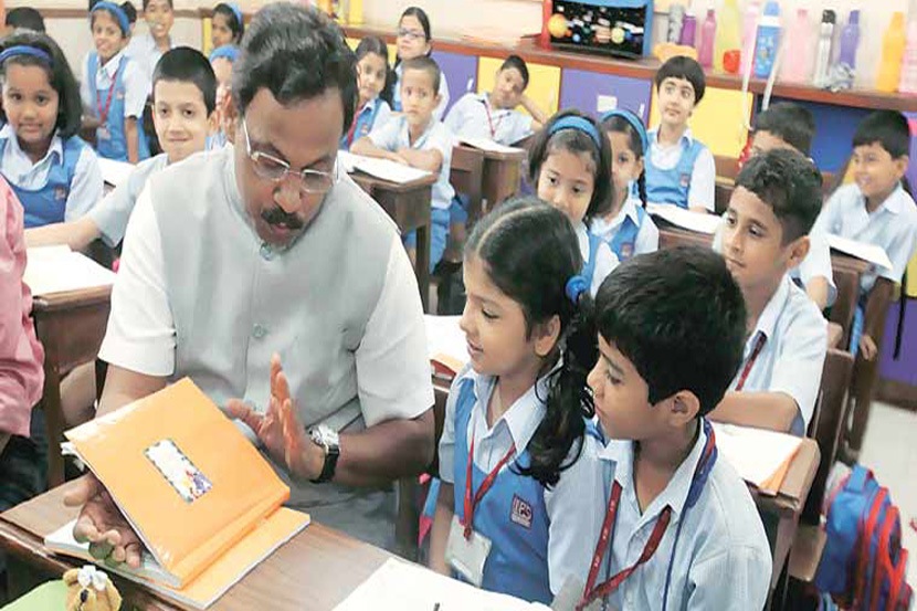 डॉ. ए. पी. जे. अब्दुल कलाम यांच्या जन्मदिनी साजऱ्या करण्यात आलेल्या पहिल्यावहिल्या ‘वाचन प्रेरणा दिना’चे स्वागत महाराष्ट्रभर झाले ते अशा उत्साहात. डॉ. ए. पी. जे. अब्दुल कलाम यांच्या जन्मदिनी साजऱ्या करण्यात आलेल्या पहिल्यावहिल्या ‘वाचन प्रेरणा दिना’चे स्वागत महाराष्ट्रभर झाले ते अशा उत्साहात.
