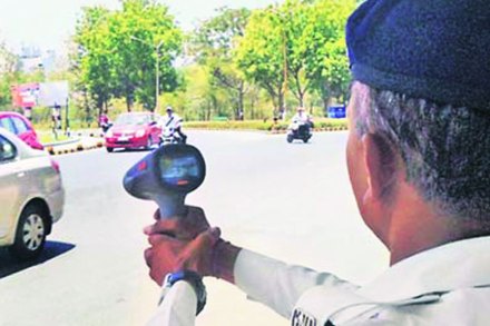 यंदा सप्टेंबर अखेपर्यंत वेग मर्यादा ओलांडणाऱ्यांची संख्या आठ हजार १७२वर नोंदवण्यात आली.