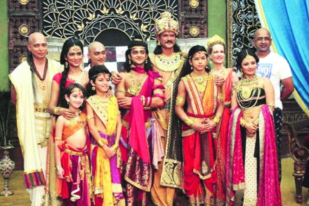 मालिकेतील मोठे कलाकार आनंद साजरा करत असताना या मलिकेमध्ये दुय्यम भूमिका करणारे मात्र आपले स्वप्न कधी पूर्ण होणार याच्या प्रतिक्षेत आहेत. 
