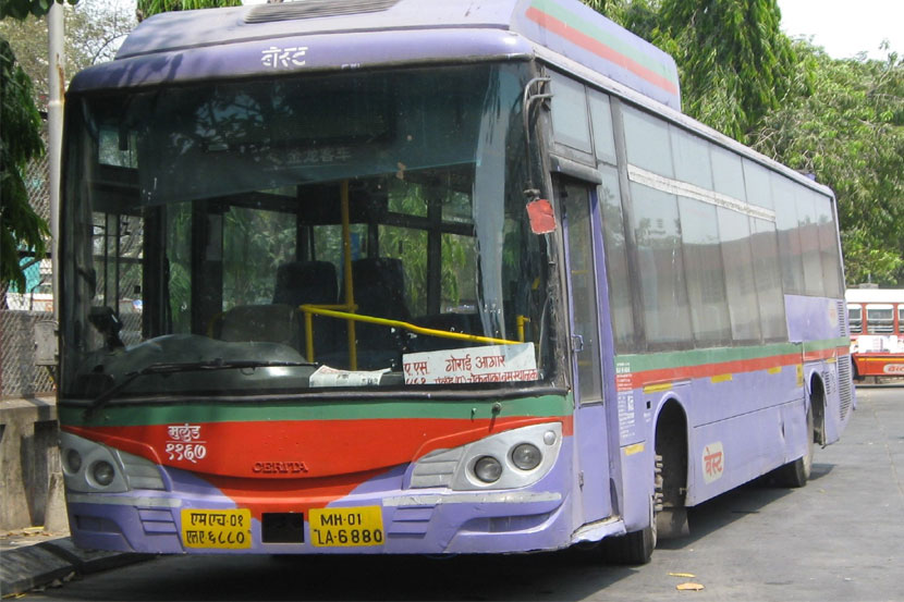 बेस्टच्या अर्थसंकल्पावर आपले मत मांडताना मनसेचे सदस्य केदार होंबाळकर यांनी बेस्टने ग्राहकांपर्यंत पोहोचण्याची गरज बोलून दाखवली होती. बेस्टच्या अर्थसंकल्पावर आपले मत मांडताना मनसेचे सदस्य केदार होंबाळकर यांनी बेस्टने ग्राहकांपर्यंत पोहोचण्याची गरज बोलून दाखवली होती.