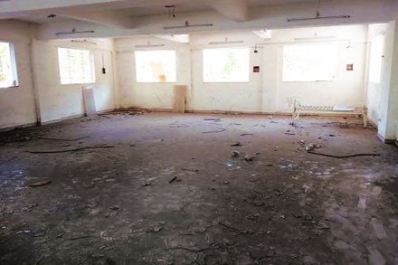 सर्वोच्च न्यायालयाच्या आदेशानुसार मीरा-भाईंदर महापालिकेने मीरा रोड येथे रात्र निवारा केंद्र सुरू केले. सर्वोच्च न्यायालयाच्या आदेशानुसार मीरा-भाईंदर महापालिकेने मीरा रोड येथे रात्र निवारा केंद्र सुरू केले.