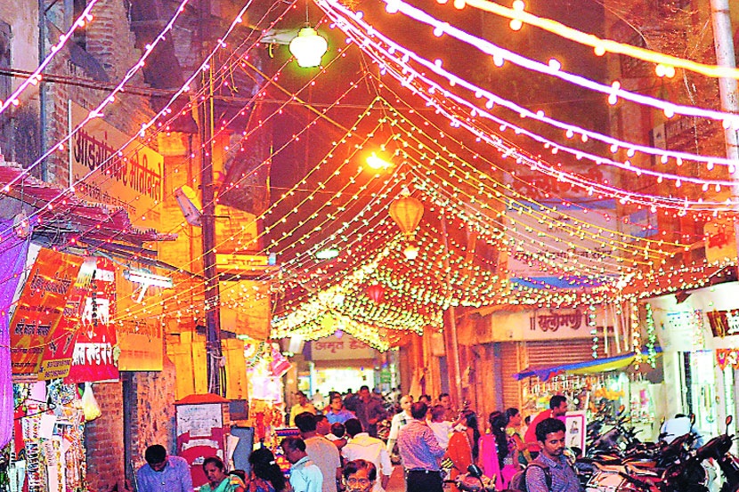 यंदा बुधवारपासून शहरातील सीबीएस, पंचवटी, दहीपूल, बिटको चौक आणि सिडको या भागात फटाक्यांच्या आवाजाचे ध्वनिमापन करण्यात येणार आहे. यंदा बुधवारपासून शहरातील सीबीएस, पंचवटी, दहीपूल, बिटको चौक आणि सिडको या भागात फटाक्यांच्या आवाजाचे ध्वनिमापन करण्यात येणार आहे.