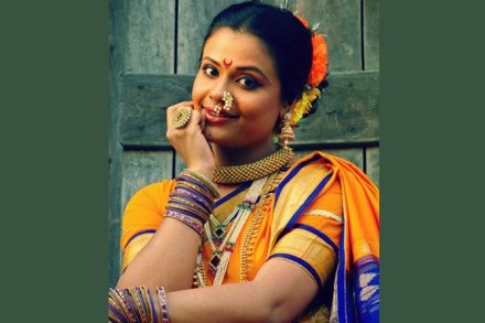 नवीन चित्रपटाच्या मुहूर्ताने दिवाळीचा रंग… – आदिती भागवत नवीन चित्रपटाच्या मुहूर्ताने दिवाळीचा रंग… – आदिती भागवत