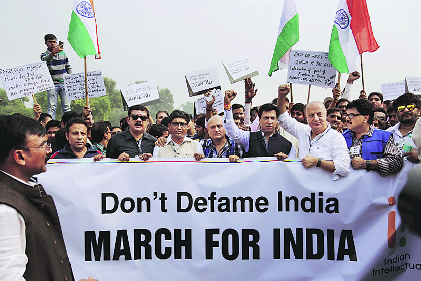 काही लोकांनी अहिष्णुता हा शब्द चलनात आणला आहे.