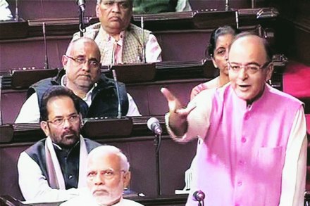 हिटलरच्या आडून जेटलींचे काँग्रेसवर वाग्बाण