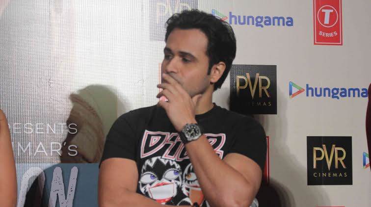 james bond, Spectre, Emraan Hashmi , Bollywood, Snipping the kissing scene, Loksatta, Loksatta news, Marathi, Marathi news james bond, Spectre, Emraan Hashmi , Bollywood, Snipping the kissing scene, Loksatta, Loksatta news, Marathi, Marathi news