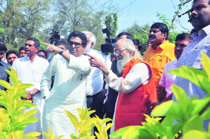 शिवसेनाप्रमुख बाळासाहेब ठाकरे यांचे स्मारक राज्याला नव्हे तर, देशाला प्रेरणादायी ठरेल, असे प्रतिपादन शिवशाहीर बाबासाहेब पुरंदरे यांनी केले.