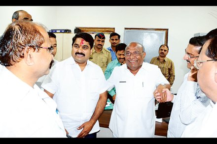 विधान परिषद निवडणुकीतून काँग्रेसमधील गटबाजीचे दर्शन