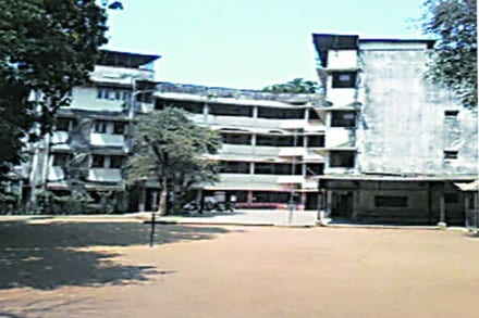 ‘सरस्वती’च्या मराठी माध्यमाचं भवितव्य काय?