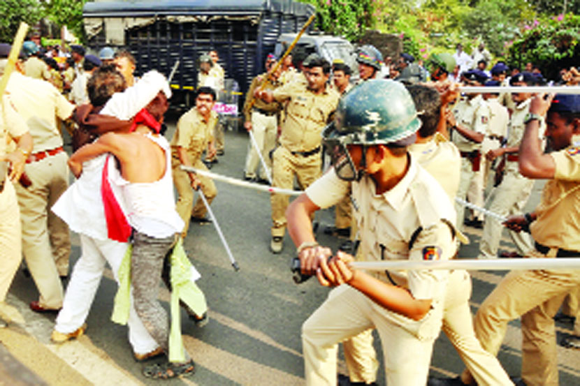 मातंग समाजाच्या मोर्चावर लाठीमार, ४० जखमी