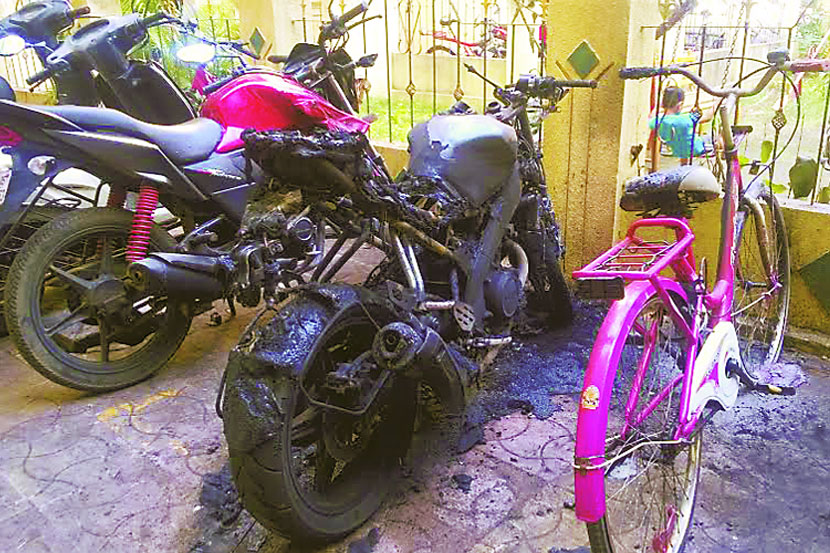bike burnt, bike burnt in pune