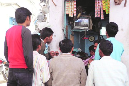 मला कधी कधी वाटतं की, दृश्य हे श्वासोच्छ्वासासारखं असतं, कधीही न थांबणारं..  मला कधी कधी वाटतं की, दृश्य हे श्वासोच्छ्वासासारखं असतं, कधीही न थांबणारं..