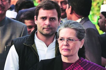  झालीच तर ती शोकांतिका अथवा फार्स ठरते.
अलीकडे तुरुंगवास झाल्यास नेत्यास हायसे वाटते, भ्रष्टाचाराचे आरोप झाल्यास सत्ताधाऱ्यांस कर्तव्यपूर्तीचे समाधान मिळते