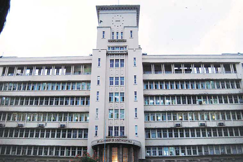 जे. जे. रुग्णालयामध्ये होरपळलेल्या बालिकेचे निधन