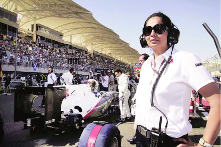 पुरुषांच्या क्षेत्रात ‘खेळ मांडियेला’ : मोनिशाचा ‘फॉर्म्युला’