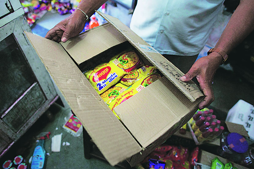 नेस्ले इंडिया कंपनीने मॅगी नूडल्सचे उत्पादन देशातील पाच आस्थापनांमध्ये सुरू केले आहे. नेस्ले इंडिया कंपनीने मॅगी नूडल्सचे उत्पादन देशातील पाच आस्थापनांमध्ये सुरू केले आहे.