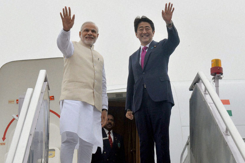 नरेंद्र मोदी आणि जपानचे पंतप्रधान शिंझो अबे 