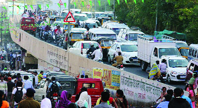 वाहतूक कोंडीमुळे नागपूर ठप्प
