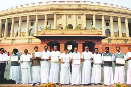 संसद सदस्यांच्या पगार, भत्ते आणि निवृत्तीवेतनविषयक कायद्यात संसदेत बदल करावे लागणार आहेत.