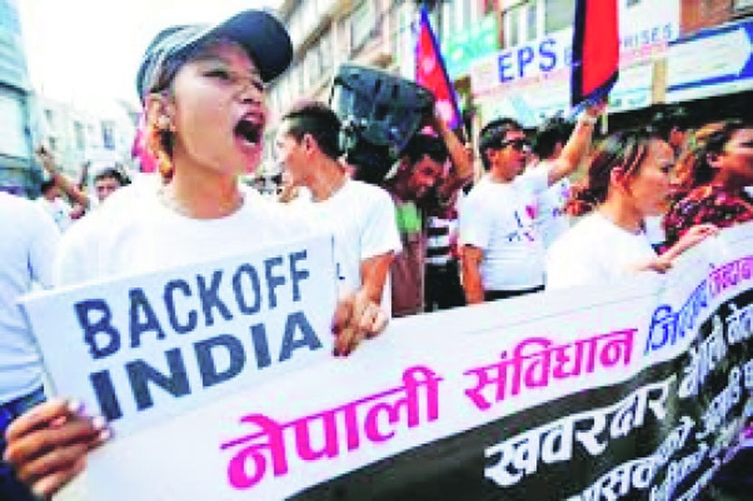 भारत नेपाळची कोंडी करीत आहे या जनभावनेने नेपाळमध्ये उचल खाल्ली असून ठिकठिकाणी असा भारतविरोधी उद्रेक प्रकट होताना दिसतो. भारत नेपाळची कोंडी करीत आहे या जनभावनेने नेपाळमध्ये उचल खाल्ली असून ठिकठिकाणी असा भारतविरोधी उद्रेक प्रकट होताना दिसतो.