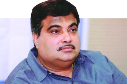मुंबईहून लंडनला माल पाठवणे स्वस्त आहे, पण दिल्लीला माल पाठवणे महाग असल्याचे उद्योजक सांगतात. मुंबईहून लंडनला माल पाठवणे स्वस्त आहे, पण दिल्लीला माल पाठवणे महाग असल्याचे उद्योजक सांगतात.